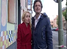 Coroa gostosa dando o cuzinho apertado