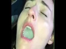 Gozei no copo e deu para ela beber