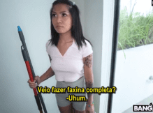 Sexo por dinheiro legendado fudendo a empregada novinha