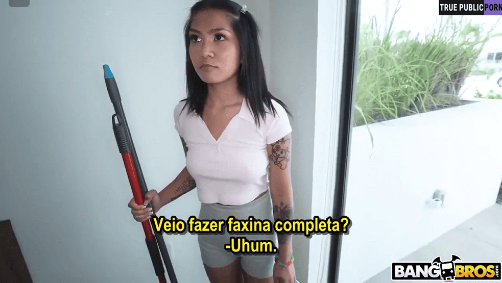 Sexo por dinheiro legendado fudendo a empregada novinha