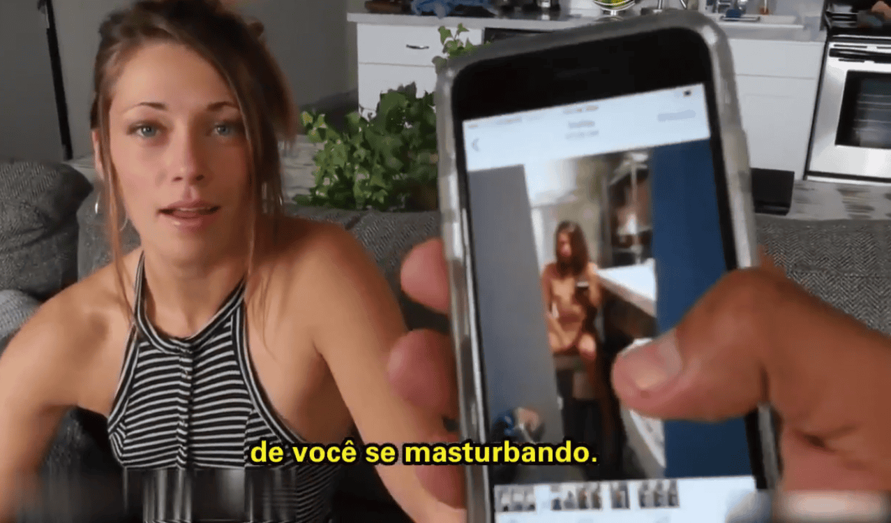 Ponolegendado com irmã assustada após saber que tinha irmão tinha fotos dela tocando siririca.