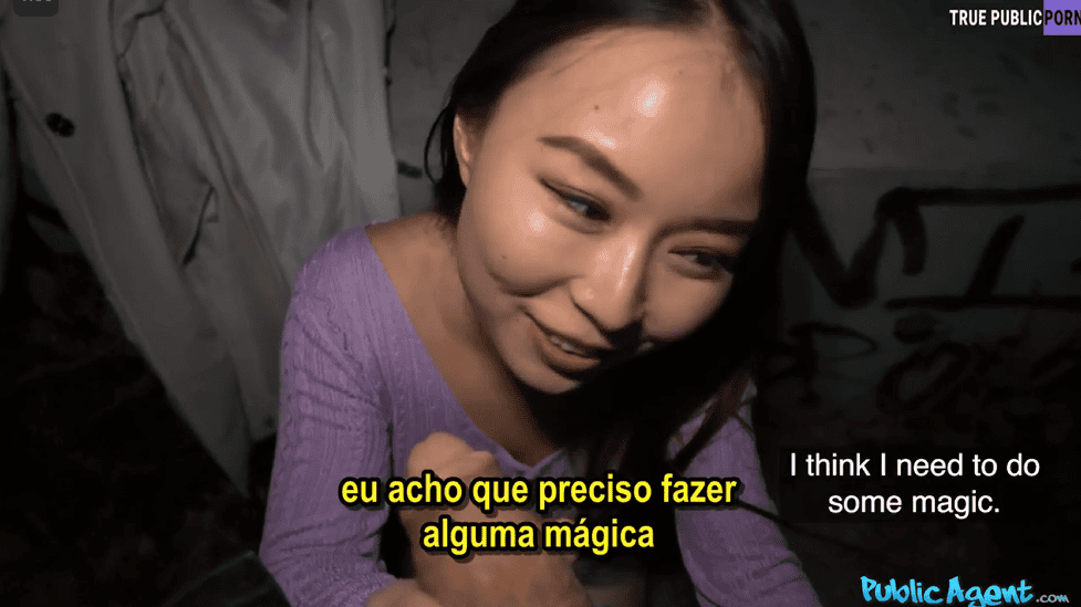 Pornolegendado com a asiática safada mamando gostoso para deixar o pau mole completamente duro.