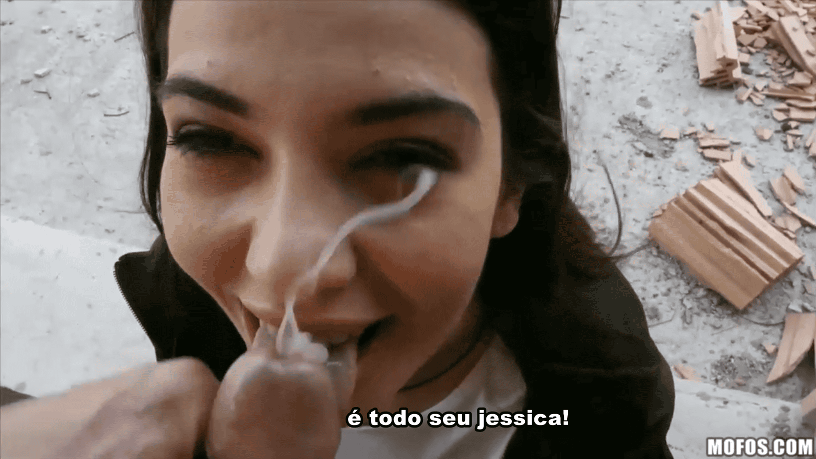 Xlegendadosblog novinha adora chupar sorvete e pau que esteja cheio de leite quentinho.