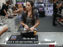 Porno legendado mulher pelada fudendo por dinheiro