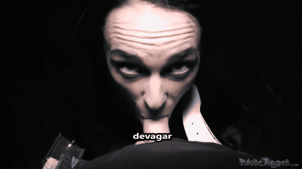 Traindo o namorado no pornô com legenda onde faz o pau mole ficar duro com um boquete.