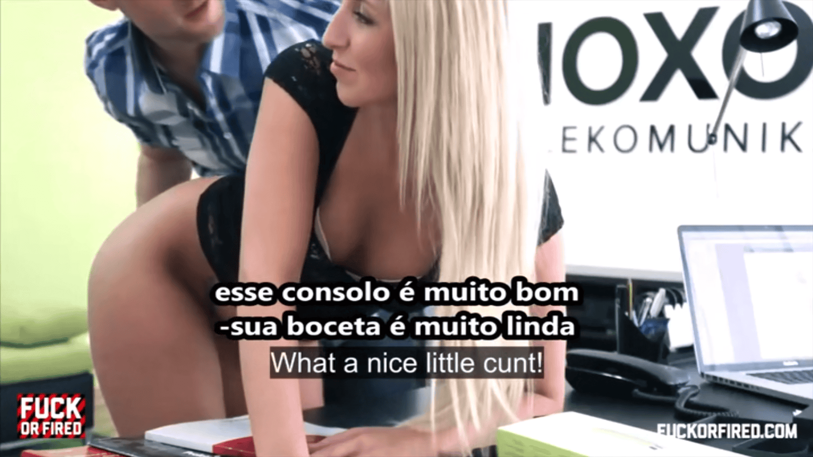 Casada dando o cu pro patrão em troca de aumento – Legendado. Ela adora ser feita de puta pelo patrão dotado.