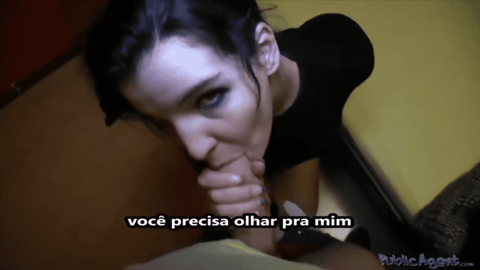 Sexo com legendas novinha transando com fotógrafo tarado onde cai de boca e chupa o pau enorme do mesmo.