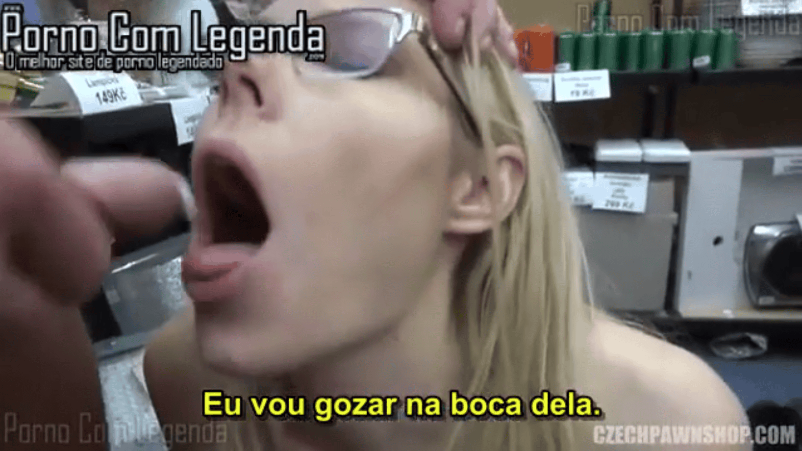 Vídeos de sexo legendados com gostosa dando o cu por dinheiro e bebendo porra quentinha.