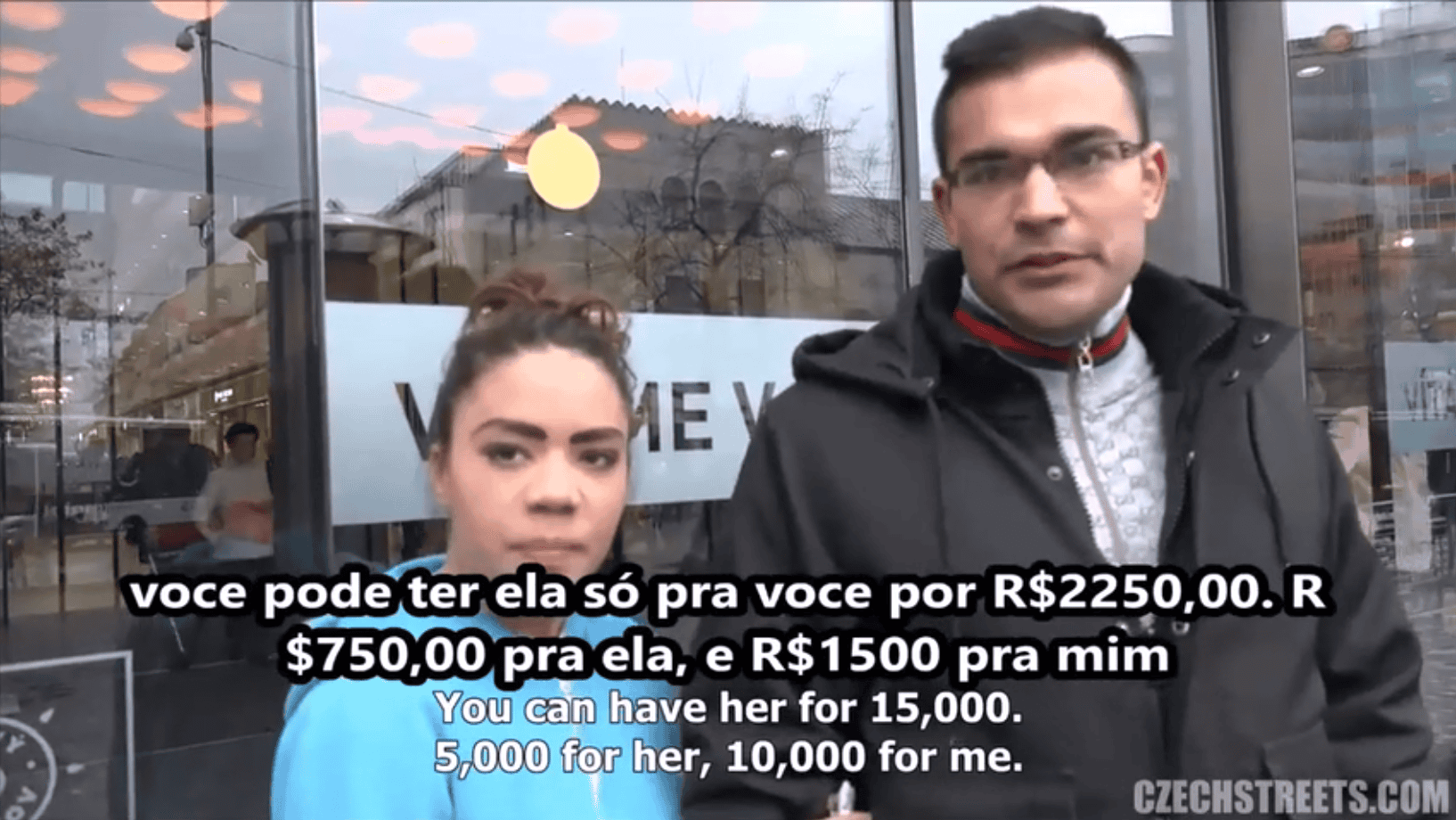 Pagou para fuder e mijar na esposa do corno (sexo legenda). O corno mansou aceitou dinheiro para a esposa ser fodida por outro.
