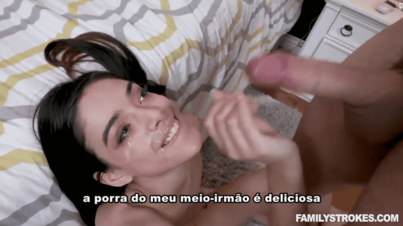 Sexo gratis legendado com irmã tirando a virgindade do irmão, e engolindo o esperma virgem do pau dele.