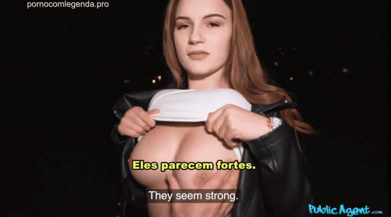 Sexo grátis legendado fudendo a ruivinha a noite no mato, deixando ela com as pernas bambas.