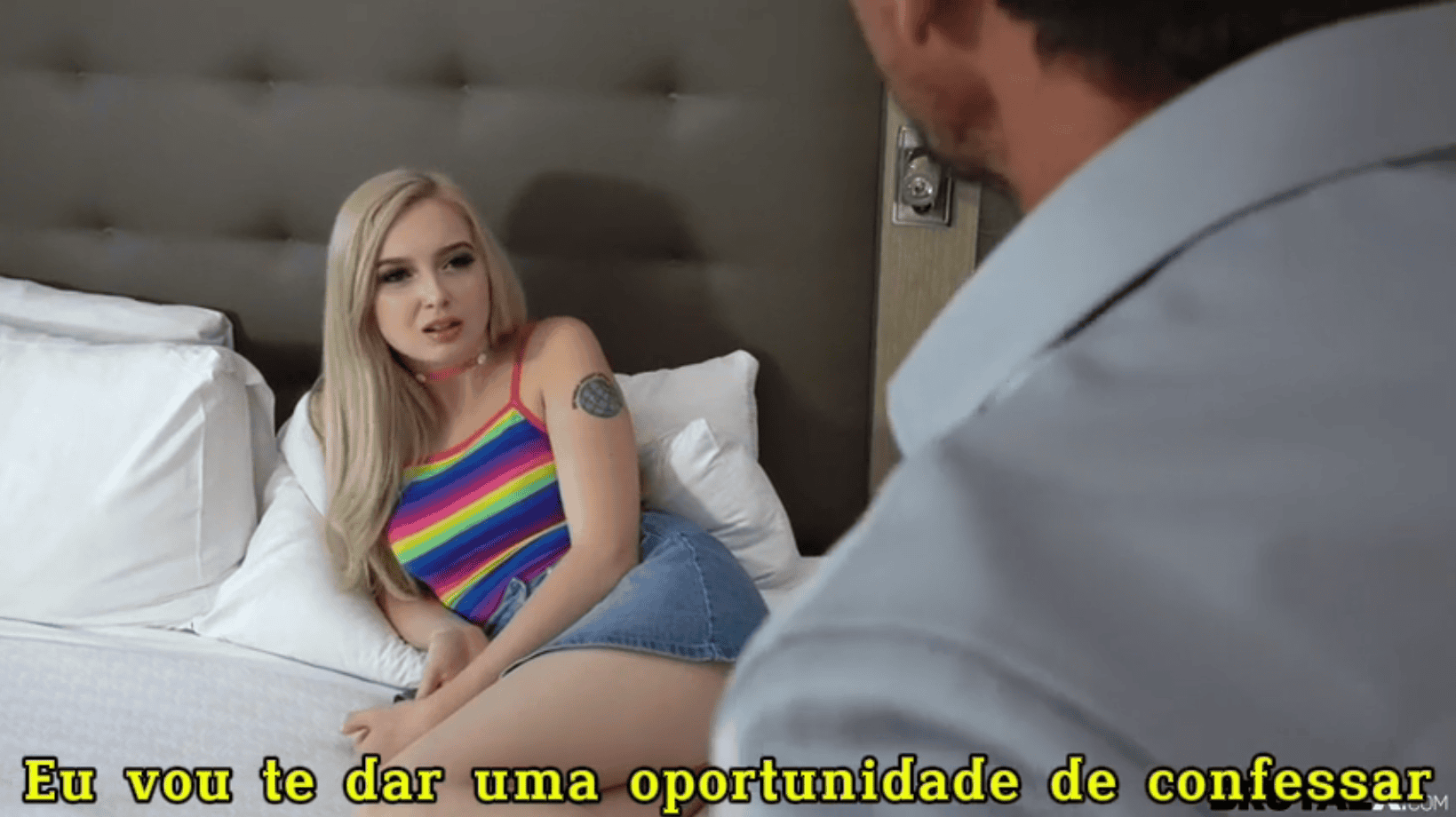 Transando com enteada como forma de punição nesse incesto legendado onde ela é uma gostosa.