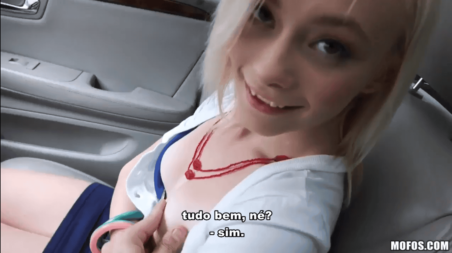 Loirinha fudendo com um desconhecido no video pornô legenda, onde faz tudo que estava querendo.