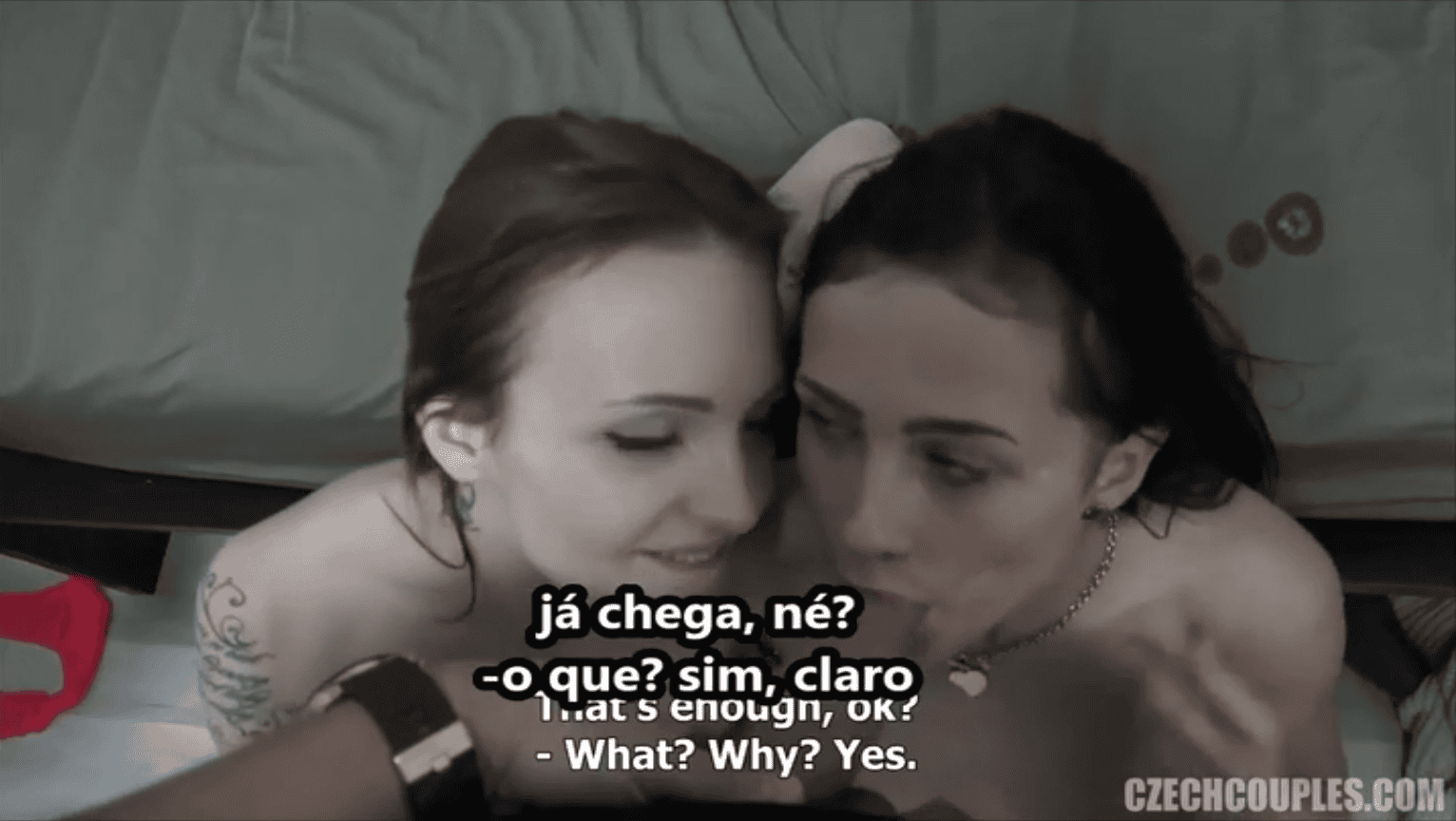 Sexo anal legendado na troca de casais onde só a garota do outro casal se divertiu.