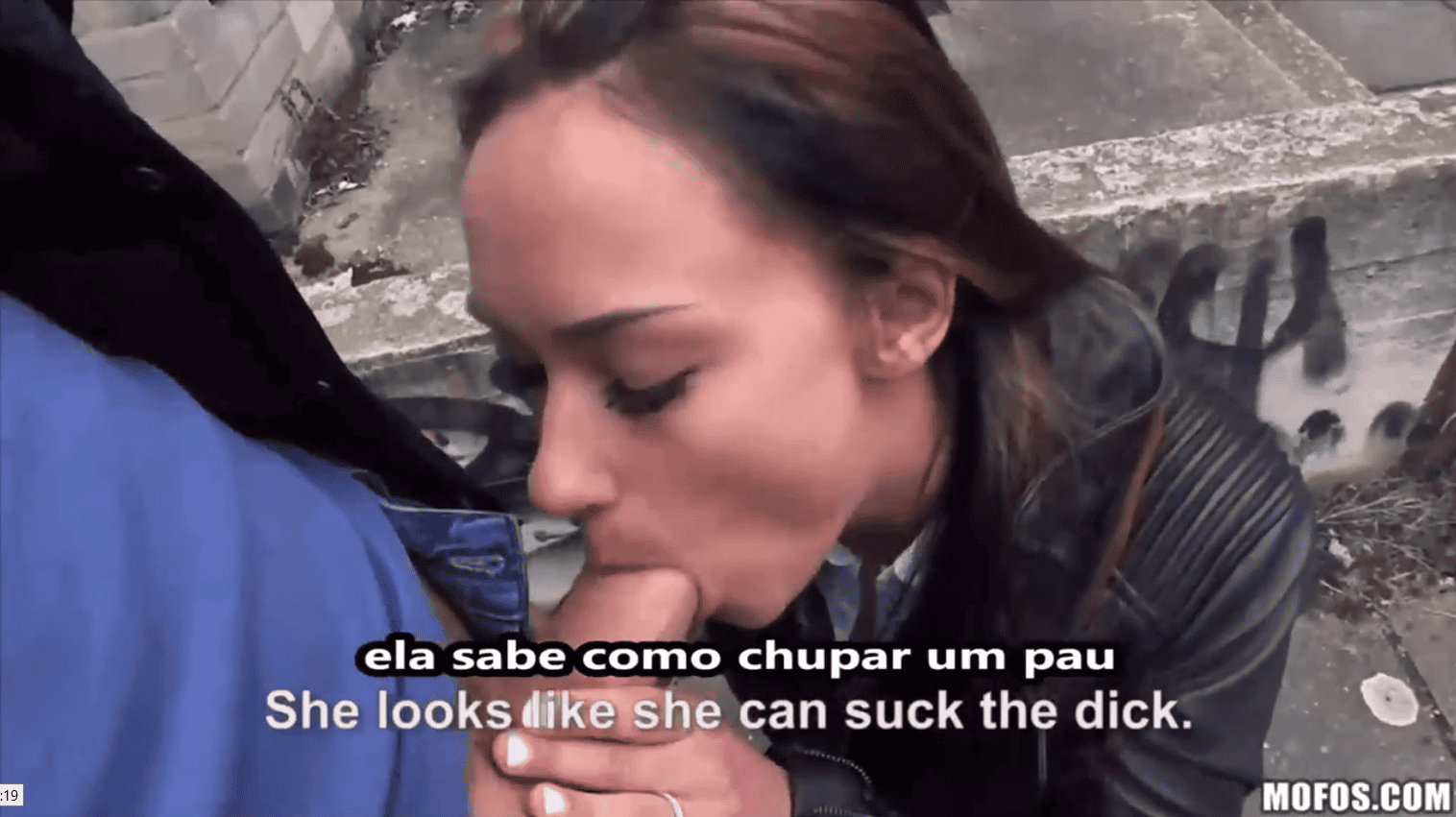 Sexo por dinheiro com legenda da novinha que adora engolir porra bem grossa direto da pica.