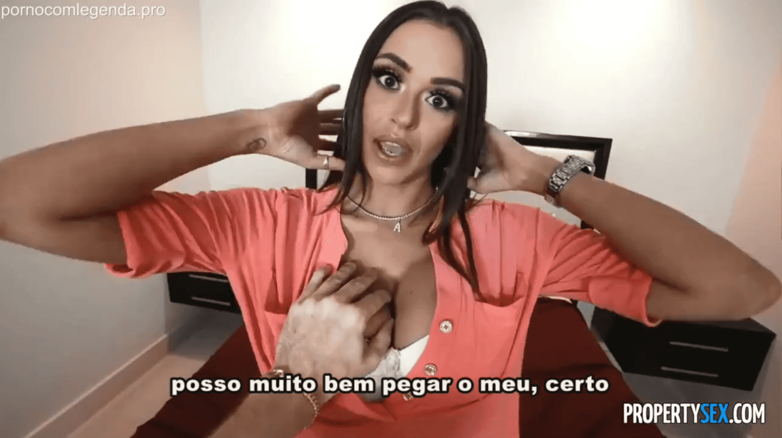 Videos de sexo legendado com corretora de Imóveis safada que adora quando os clientes são safadinhos.