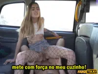 Legendaporno novinha dando o cu para o taxista e bebendo porra
