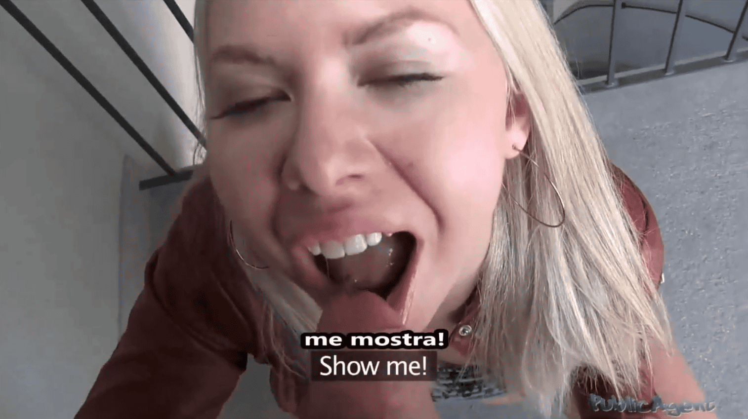 Megalegendasporno Russa gostosa fudendo em publico por dinheiro, deixando gozar na boca.