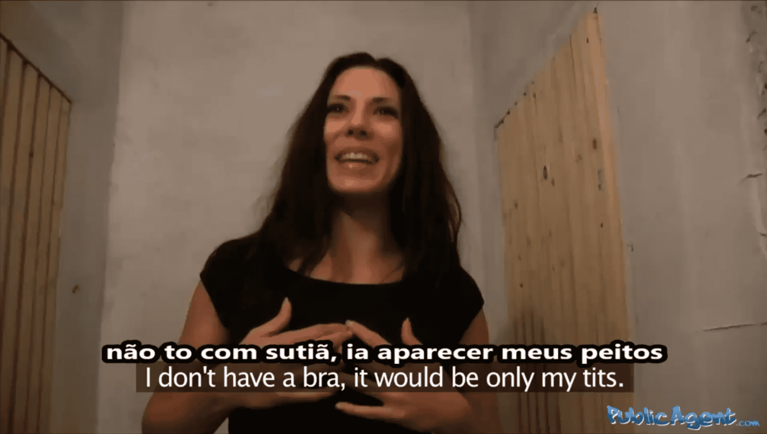 Traindo namorado em um sexo legenda bem gostoso, onde da a buceta molhada para ele macetar.