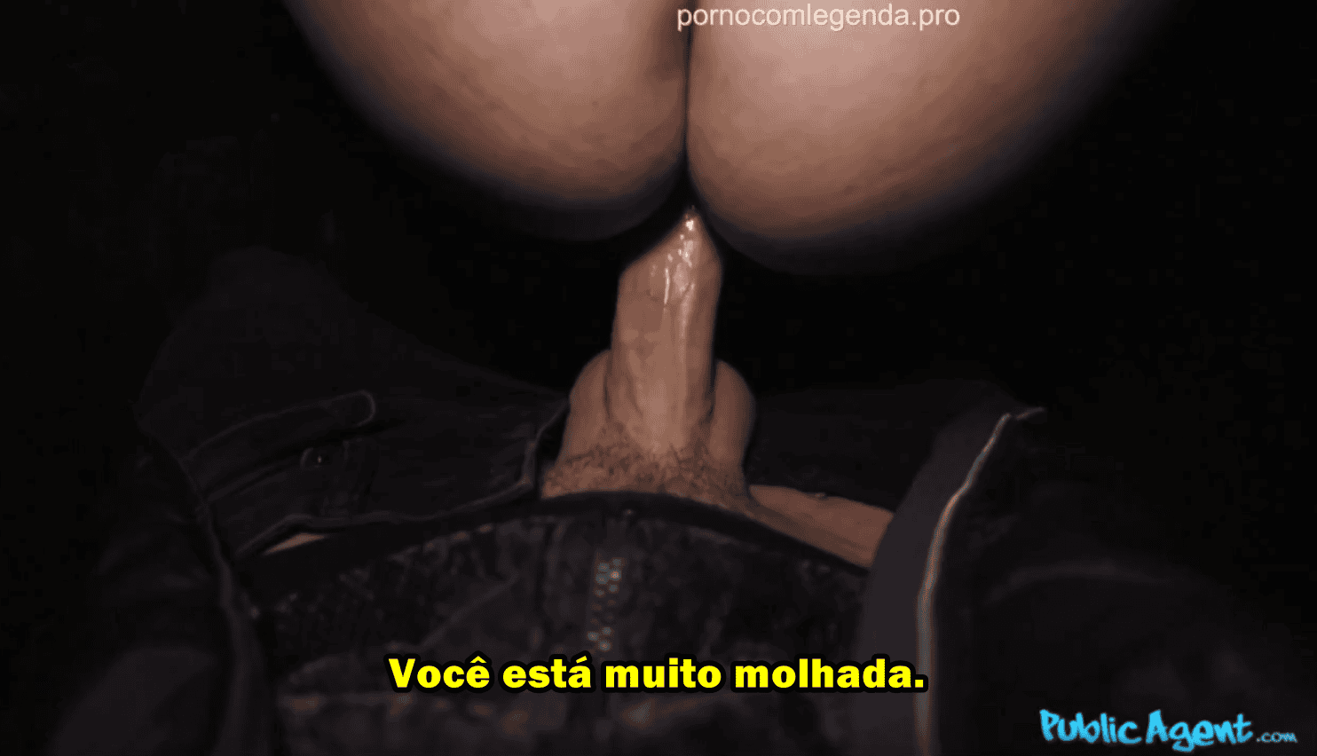 Quando empinou a bunda, pediu pro cara socar com força.