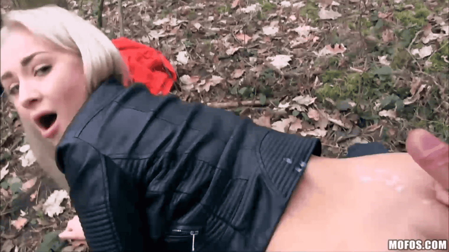 Vídeos de novinhas legendados dando a bucetinha até gozarem de tanto tesão que sentem.