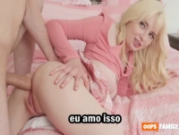 Comendo o cu rosa da irmã – porno com legenda