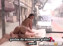 Massagem grátis com final feliz – pornô legenda
