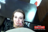 Alemã gostosa dando o cuzinho no shopping