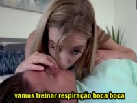 Metendo na irmã salva vidas  – pornô legenda