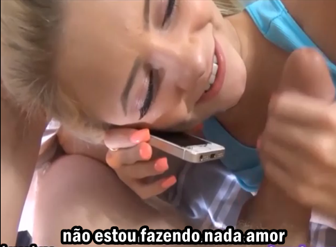 Fudendo a irmã enquanto ela fala com namorado no celular – porn legenda