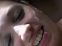Novinha fudendo com o coroa safado