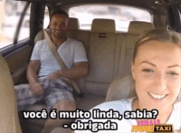 Mulher taxista parou o carro para fuder com passageiro – pornô legendado