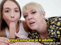 Mãe ensinando a filha como conseguir as coisas com o pai – incesto legendado