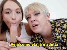 Mãe ensinando a filha como conseguir as coisas com o pai – incesto legendado