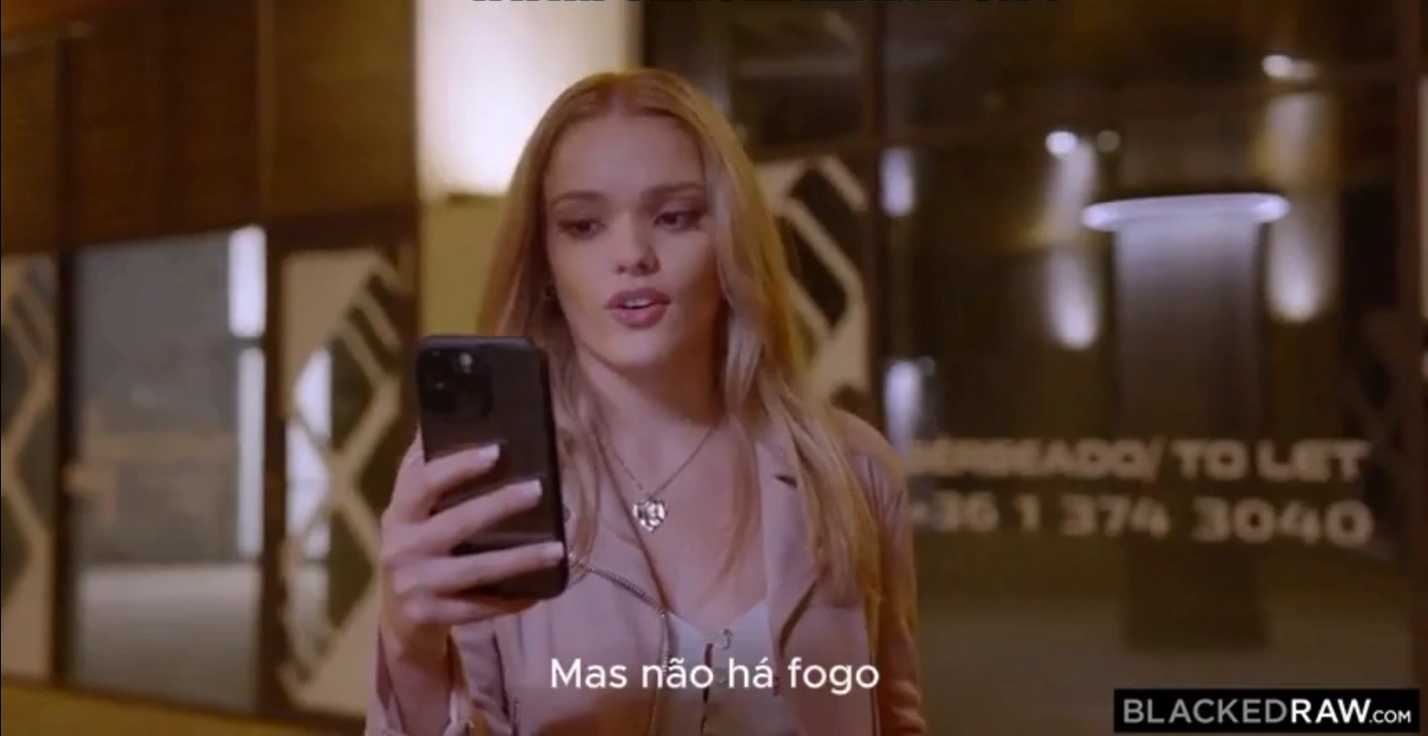 Negão arregaçando a loirinha no porno com legenda bom, Fudendo com força até os dois gozarem juntos de prazer.