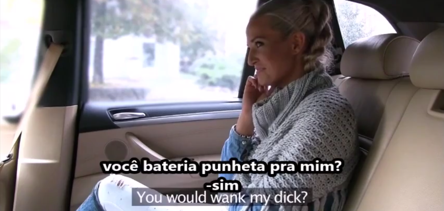 Casada vadia trepa com taxista para pagar a corrida no porno legendado safado, chega ao orgasmo intenso na traseira.
