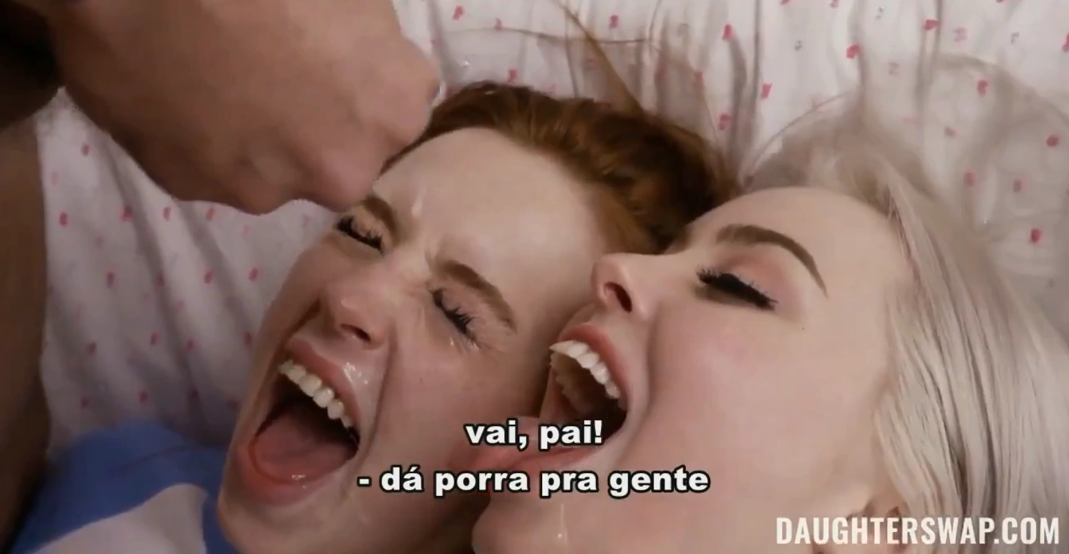 Incestolegendado enteadas castigadas por estourar o cartão dos seus pais tarados, chupando com desejo, implorando por mais