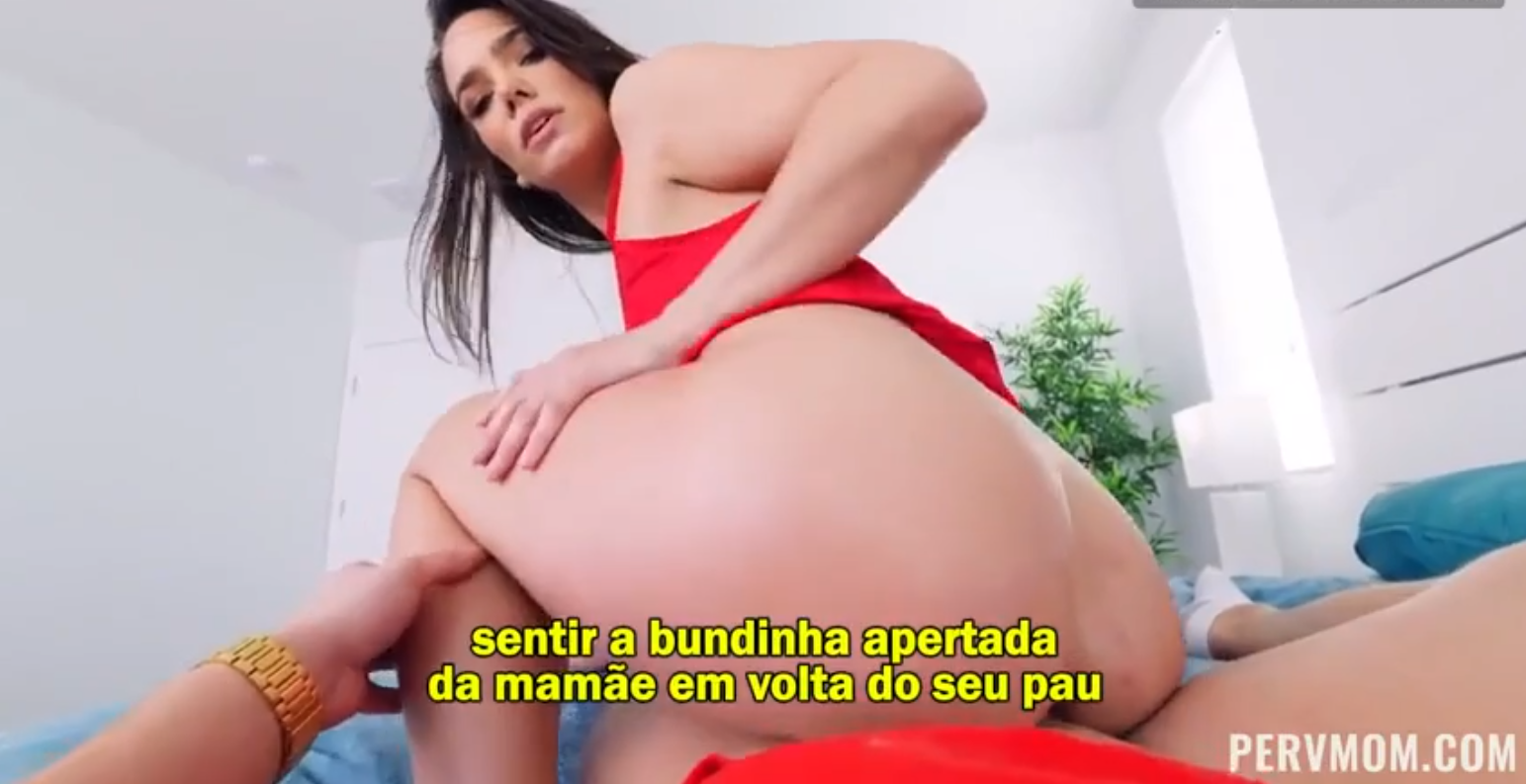 Sex legendado deixou o enteado pervertido meter no cuzinho apertado, fazendo movimentos intensos de vai e vem.