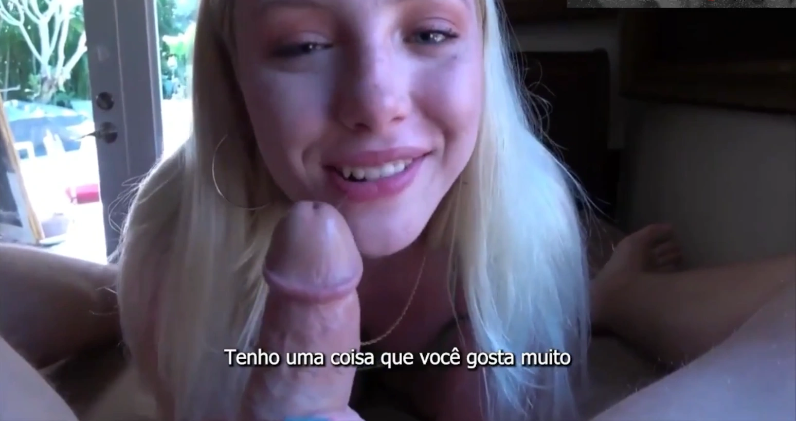 Irmã curando a depressão do irmão com sexo legendado gostoso, enquanto sussurra palavras sedutoras em seu ouvido cansado.