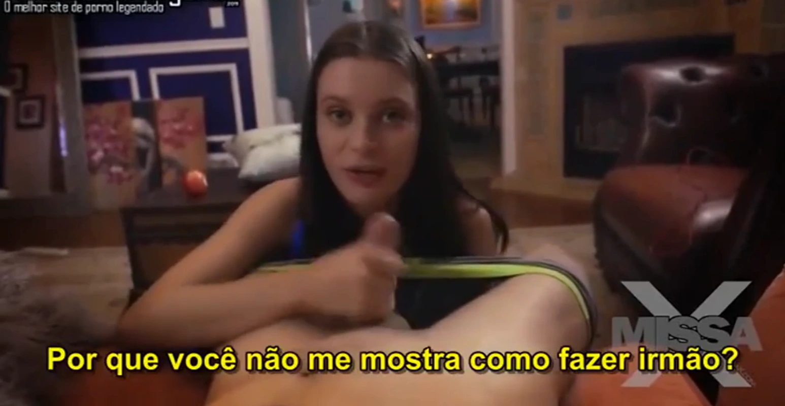 Irmã curiosa quis ver o pau do irmão sexo grátis legendado safado, mostrando, se ansiosa para saciar sua curiosidade carnal