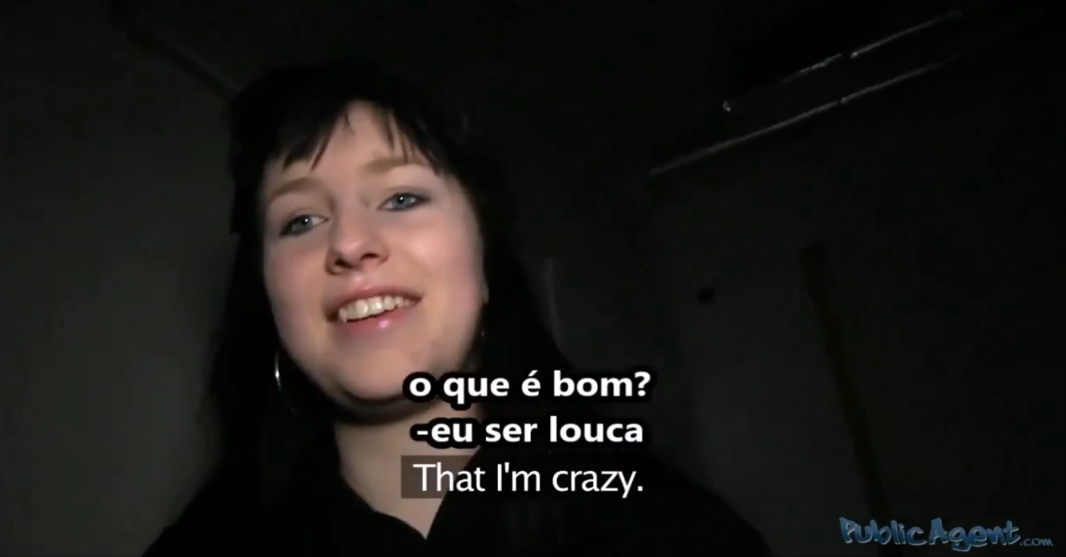 Porbo legendado garota fez sexo para ganhar uma viajem toda paga, gozando loucamente em um orgasmo intenso e satisfatório