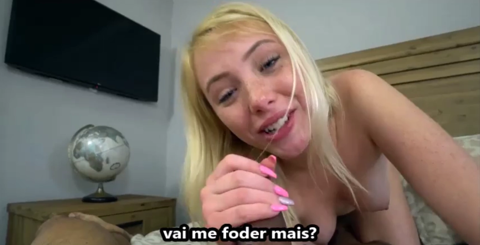 Irmã puta sendo fodida incesto legendado muito bom, mostrando toda sua habilidade em cavalgar na rola dura do irmão.