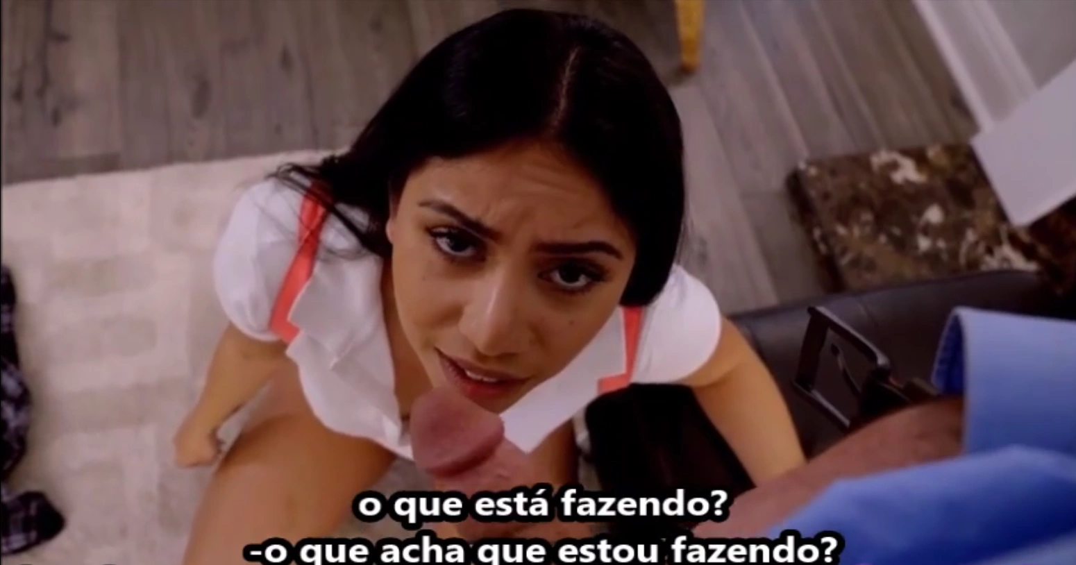 Padrasto fudendo a enteada desobediente no incesto legendado pervertido, dando um castigo gostoso na safadinha submissa.