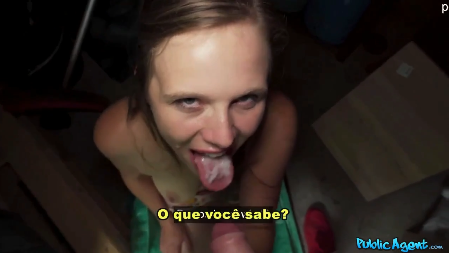 Fudendo a buceta peluda da naturista public agent legendado porno, de quatro na mata, gemendo baixinho com cada estocada.