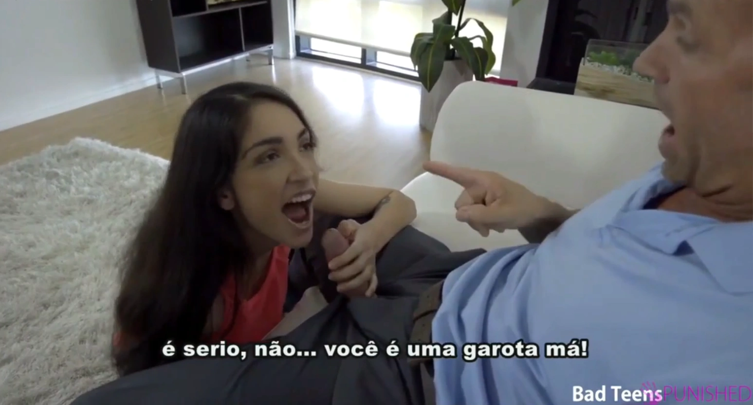 Incesto legendado enteada safada adora ser castigada pelo padrasto, querendo mais, ela implora por cada centímetro dentro