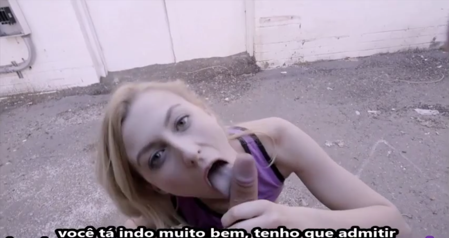 Porno legendado chupando o policial dotado, chupando com vontade o pau grosso do policial tarado e safado.