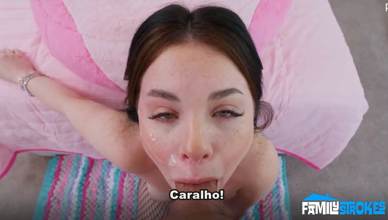 Sambapoorno novinha agradecendo o padrasto em um video Legendado perfeito, mostrando toda sua gratidão com um sorriso sacana