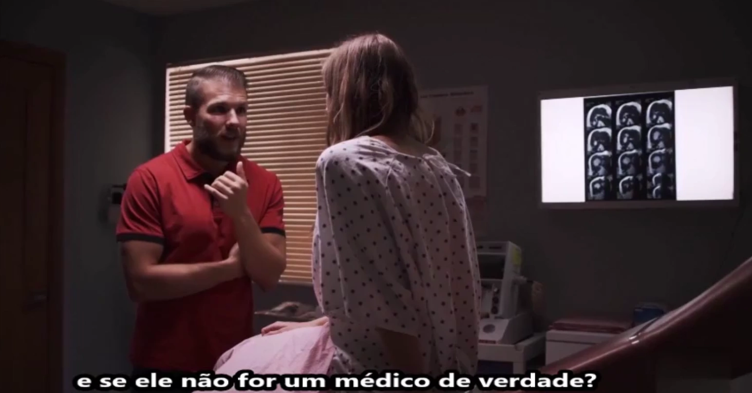 Video Legendado Ginecologista se divertindo com a paciente gostosa e roçando sem frescura com clima quente e envolvente do começo ao fim.