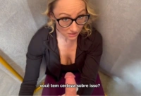 Fudeu a madrasta no provador da loja – Incesto legendado