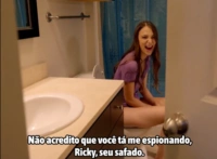 Sex com legenda espiando a meia irmã fazendo xixi